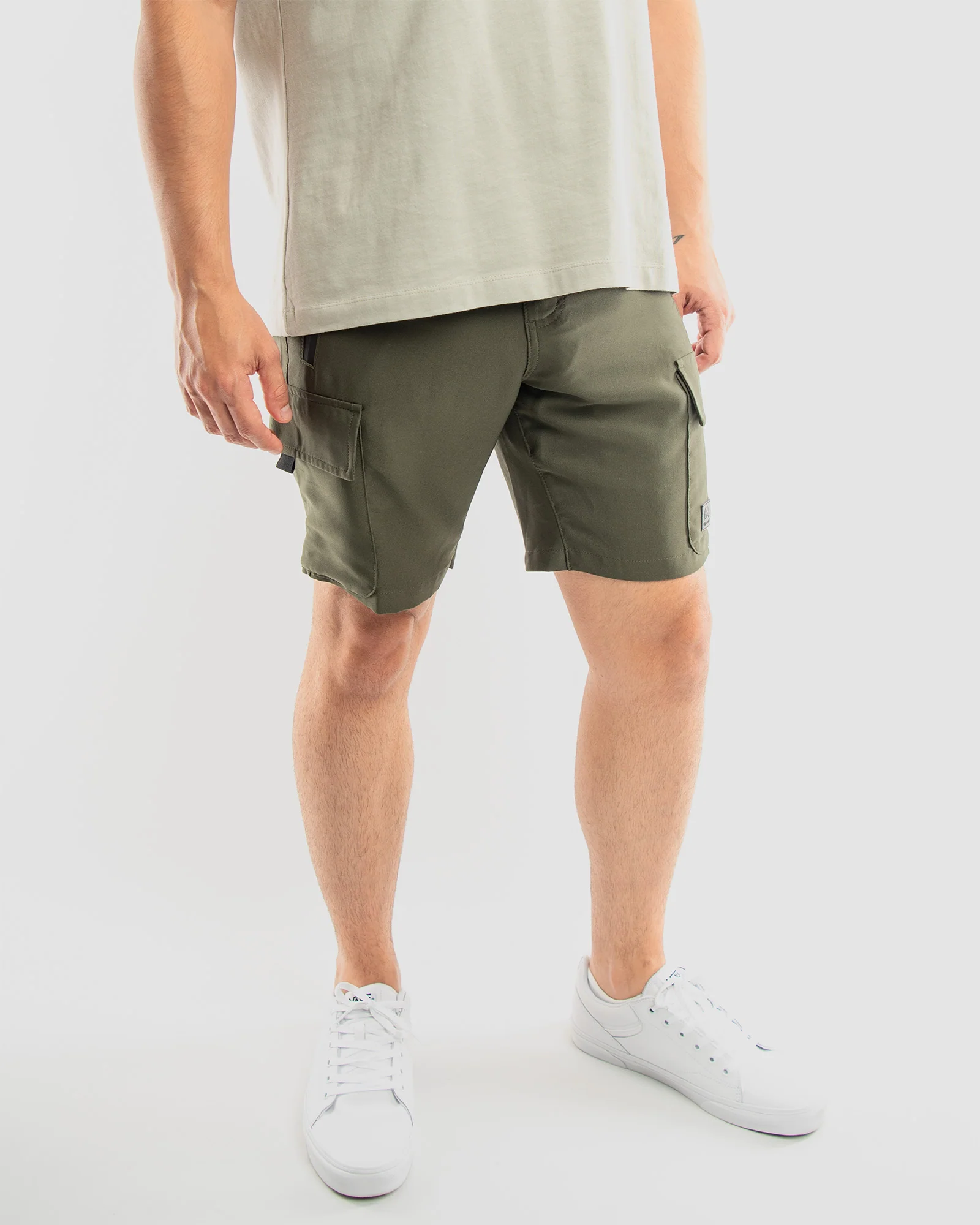 MEN'S ADLAI POLY TECH CARGO SHORTS - Image 14