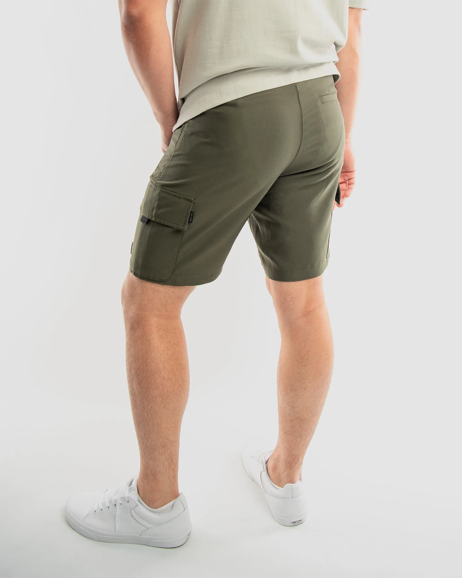 MEN'S ADLAI POLY TECH CARGO SHORTS - Image 17