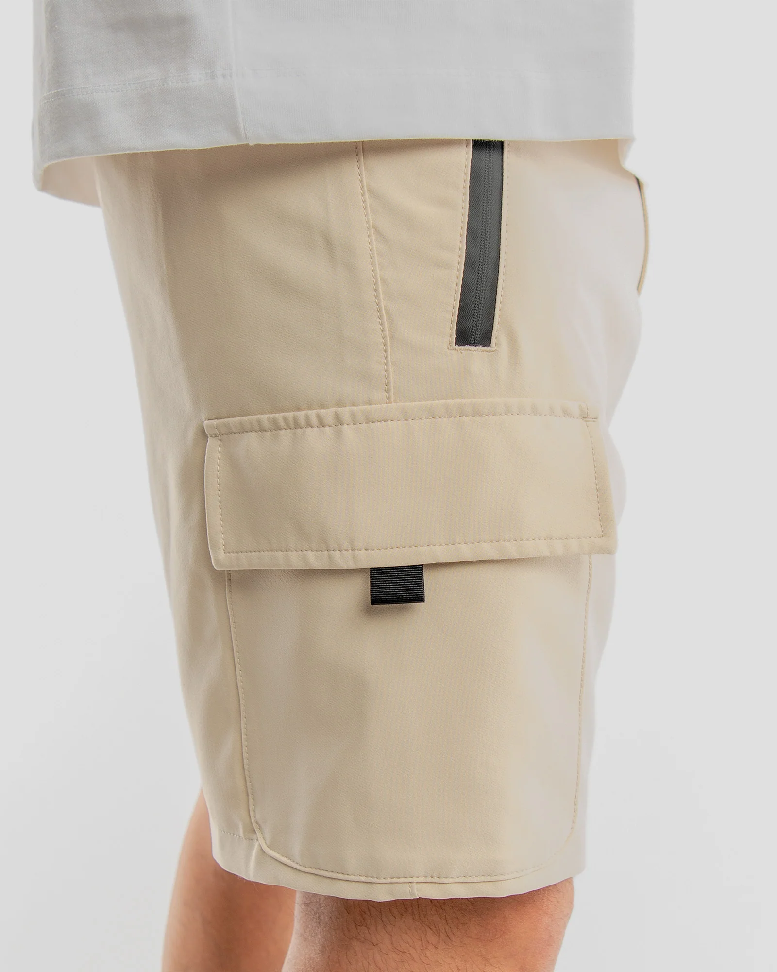 MEN'S ADLAI POLY TECH CARGO SHORTS - Image 3