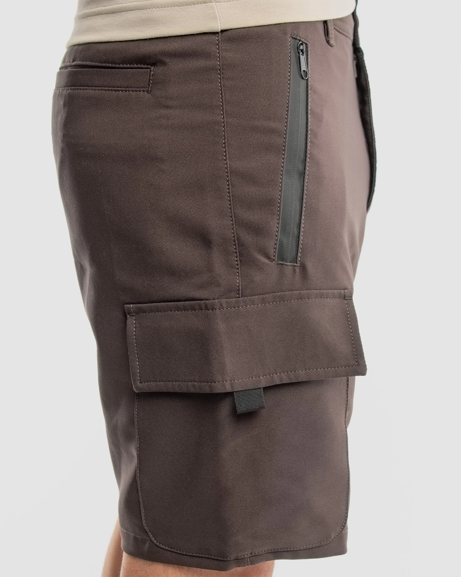 MEN'S ADLAI POLY TECH CARGO SHORTS - Image 9